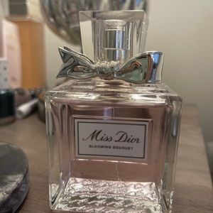 Miss Dior Blooming Bouquet EDT / 100 ml 2014 formula
